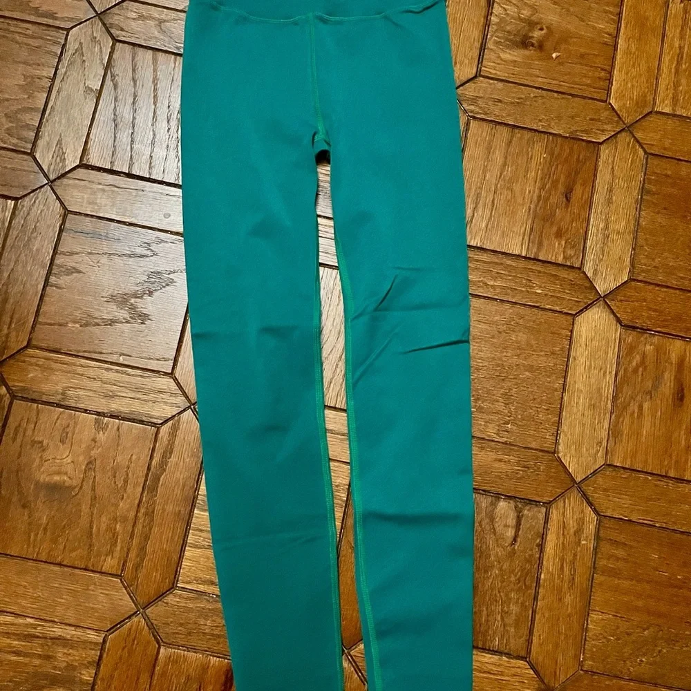 Fabletics Yoga Set - Picture 6 of 8